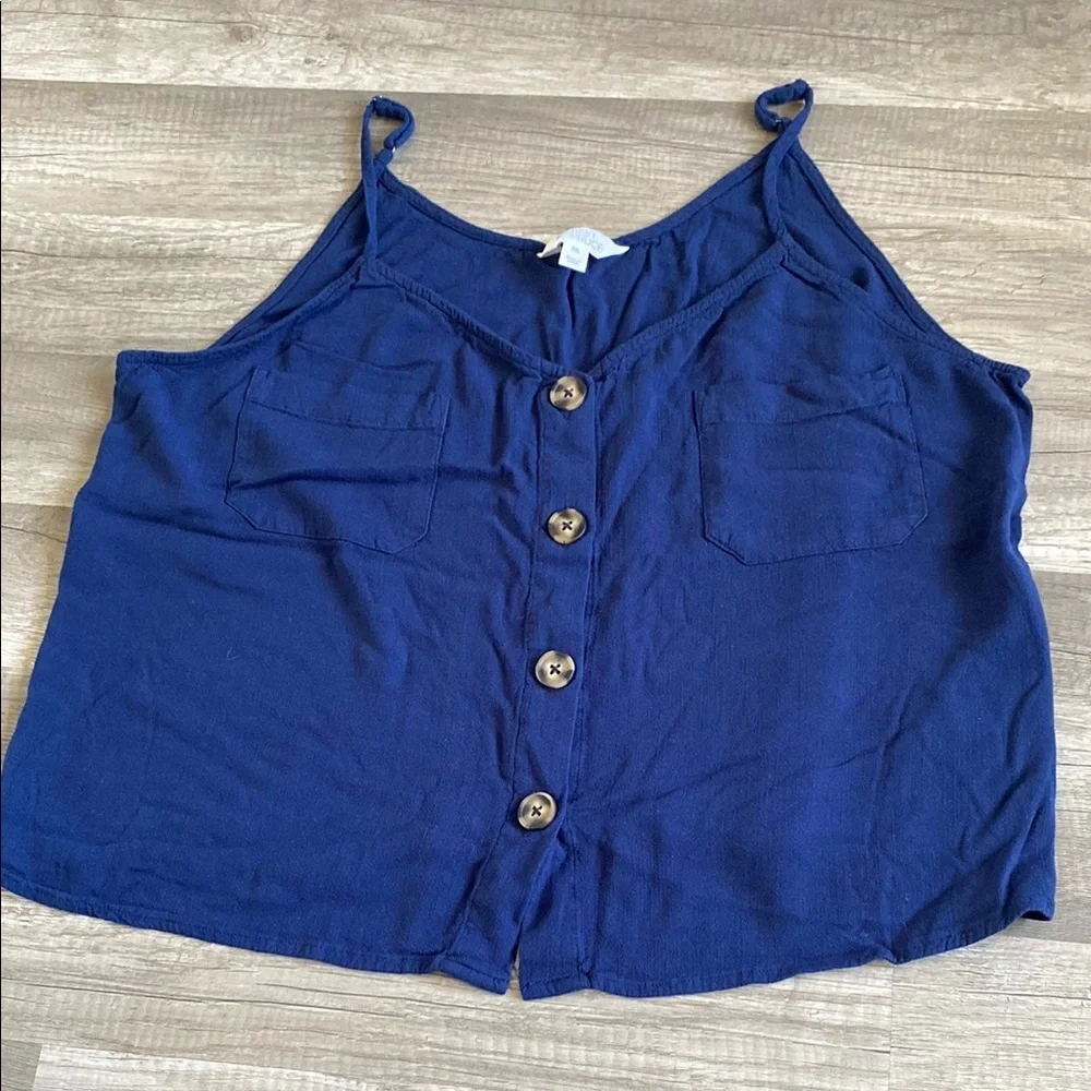 💚  2/$15 Blue Buttoned Crop Camisole - Picture 3 of 3